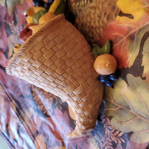 Fall cornucopia - Picture 3 of 6